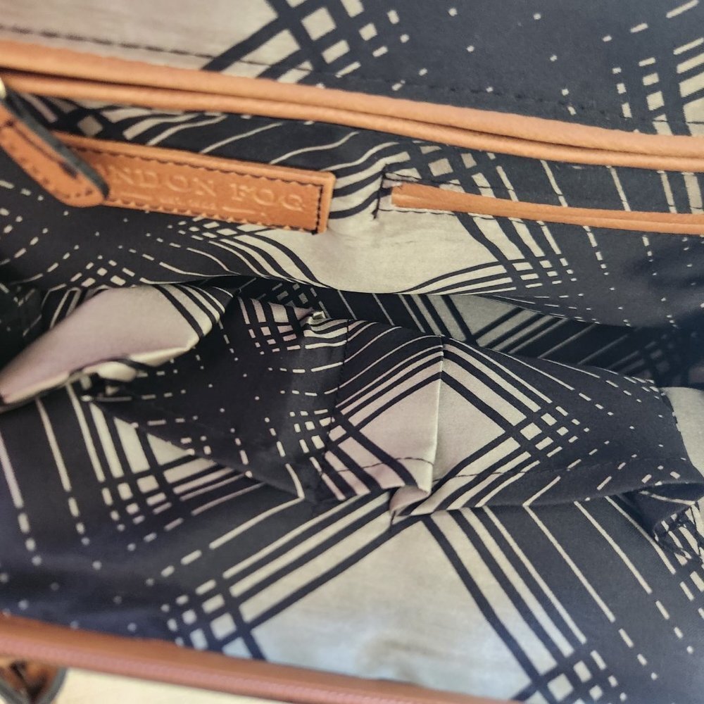 London Fog Satchel Handbag in Black Ostrich and Tan LIKE NEW - Picture 9 of 10